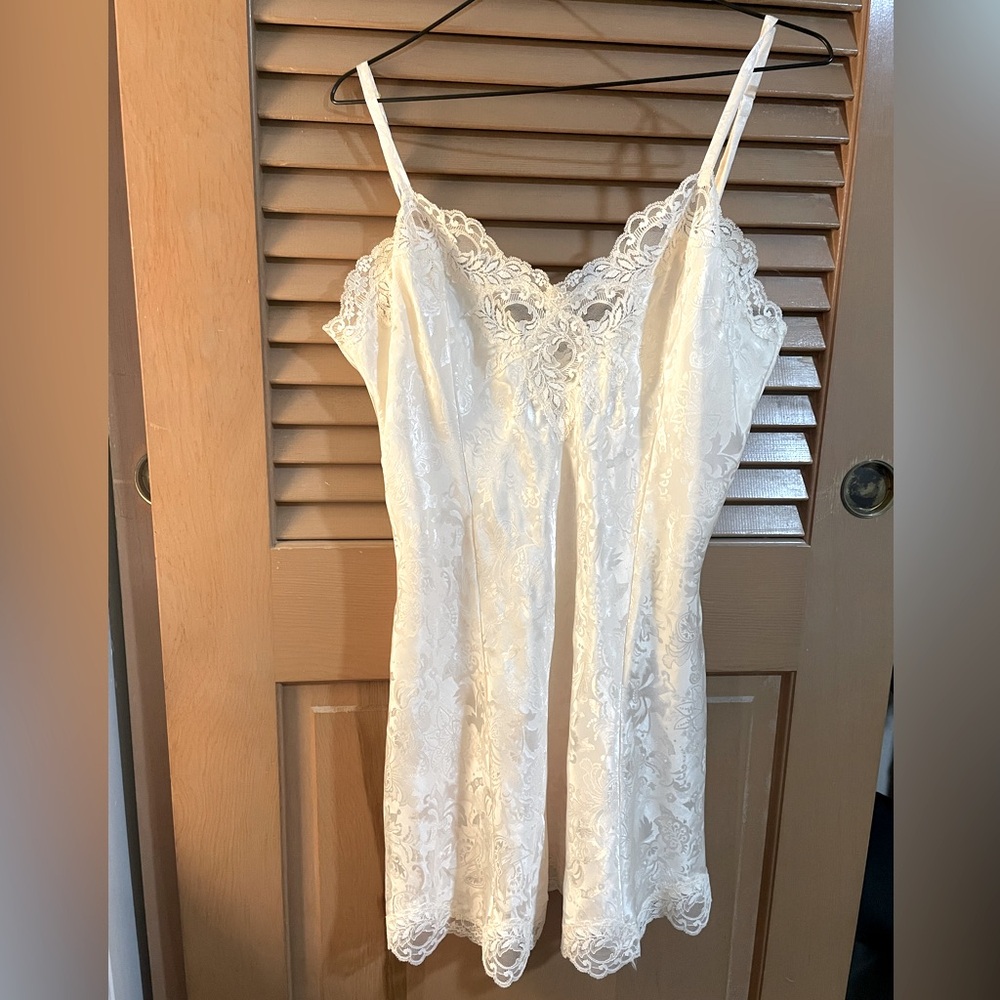 Victoria's Secret White Lace Chemise Slip (Gold Label)